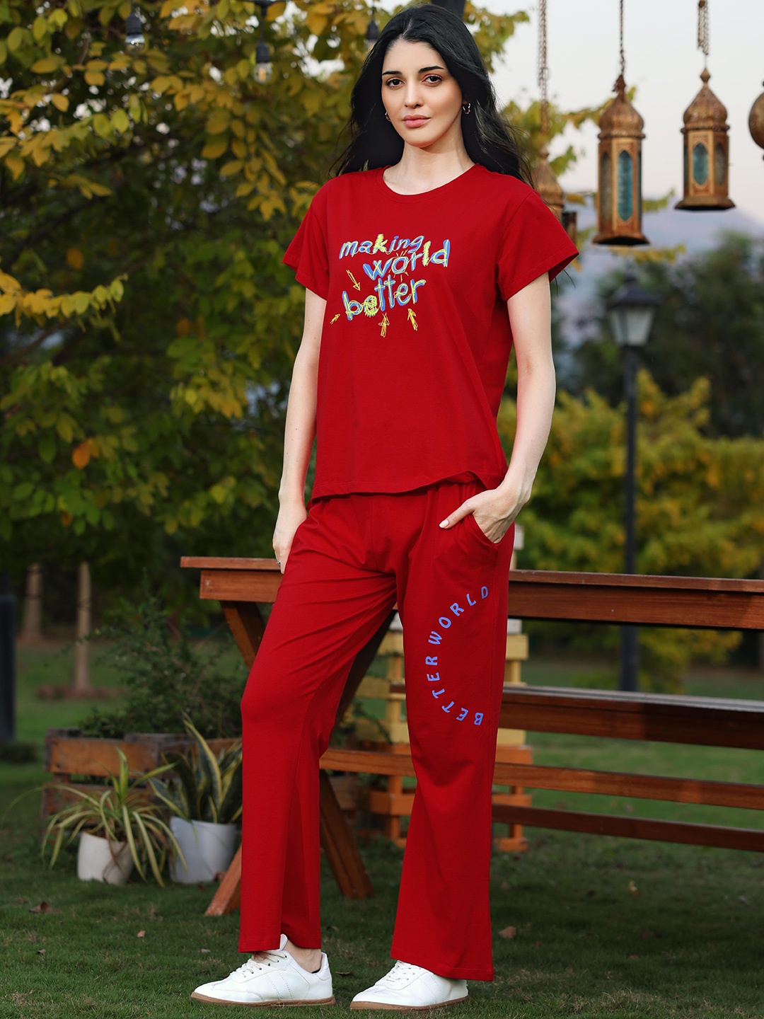 

Zeyo Printed Round Neck T-Shirt With Trouser, Red