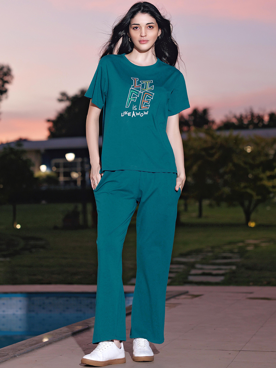 

Zeyo Printed Round Neck T-Shirt With Trouser, Teal