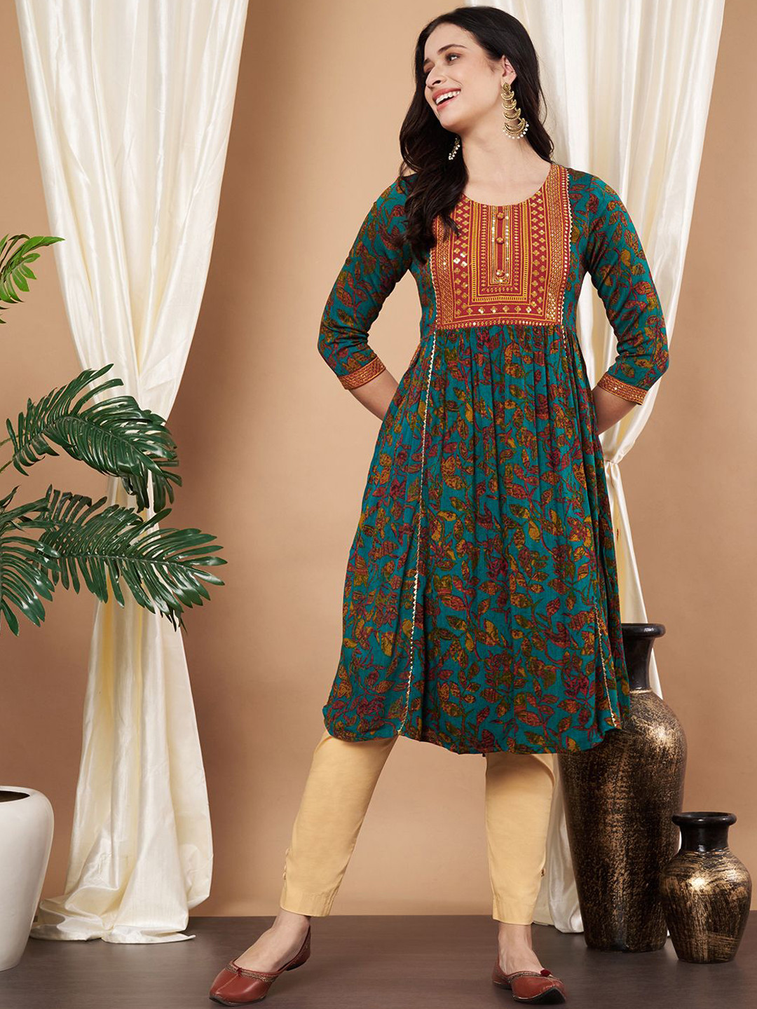 

RANGMAYEE Floral Printed Gotta Patti Round Neck A-Line Kurta, Green