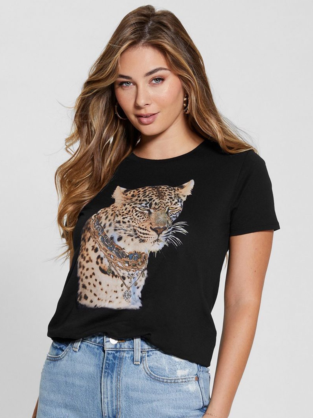 

GUESS Women Graphic Printed Round Neck Cotton T-shirt, Black