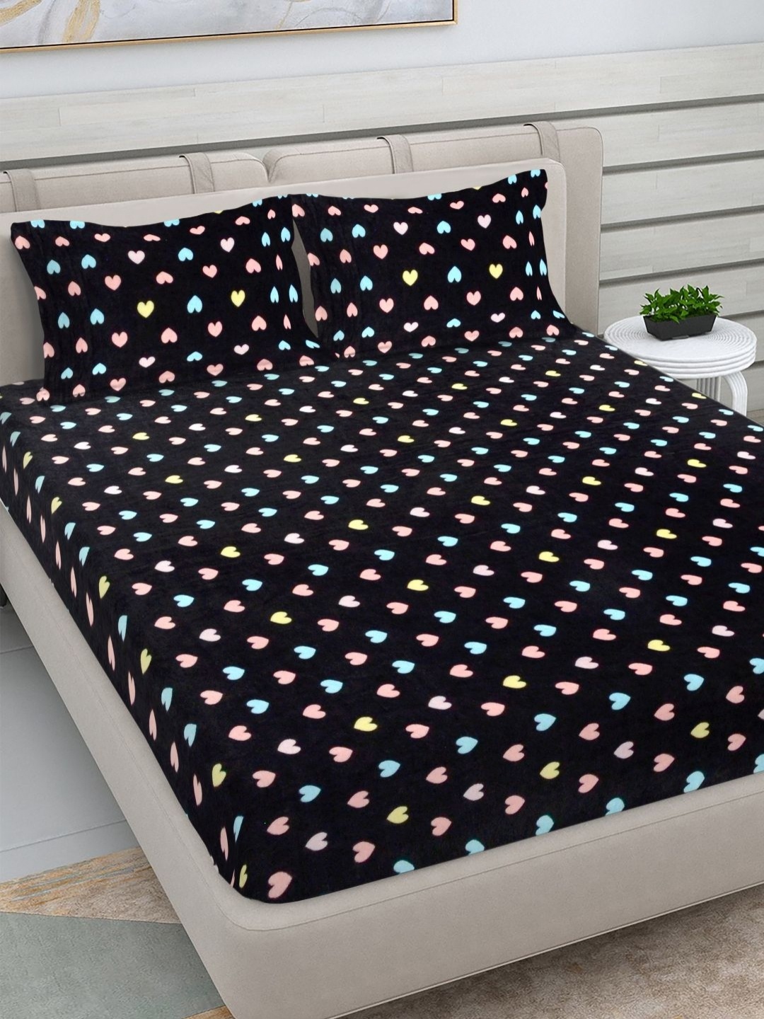 

FABINALIV Black & Pink Printed Woollen 300 TC King Bedsheet Sets - 2.50 m x 2.25 m