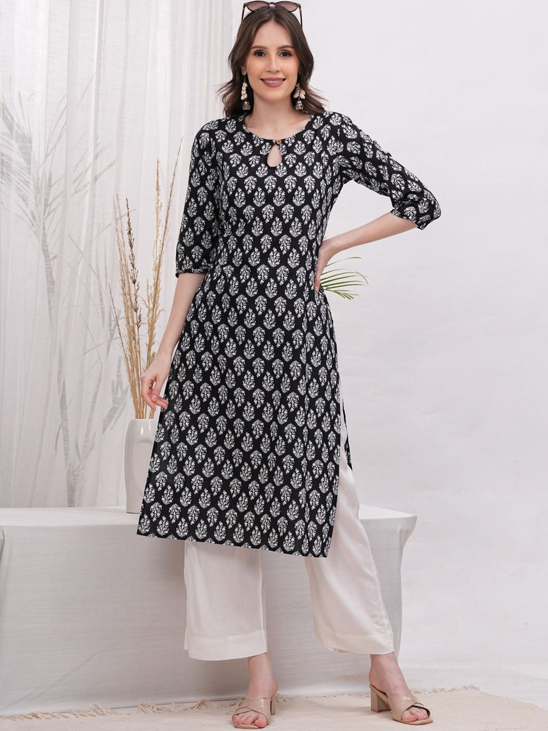 

Vilgi Floral Printed Pure Cotton Round Neck Straight Kurta With Trousers, Black