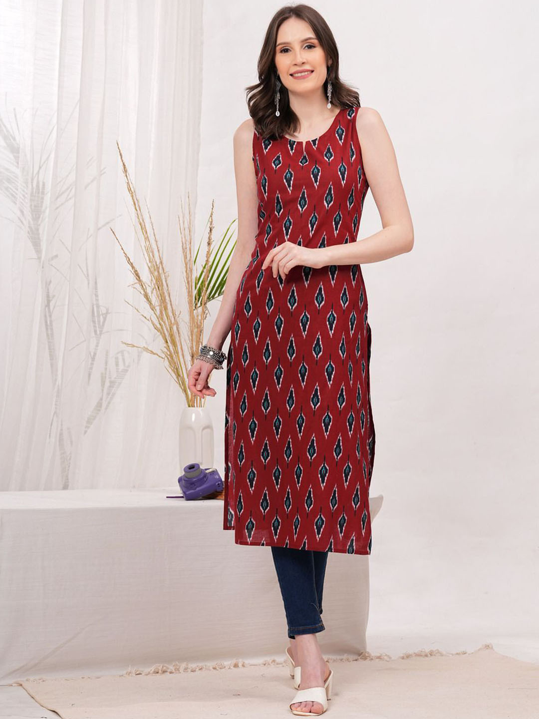 

Vilgi Ethnic Motifs Printed Notch Neck Gotta Patti Pure Cotton Straight Kurta, Red