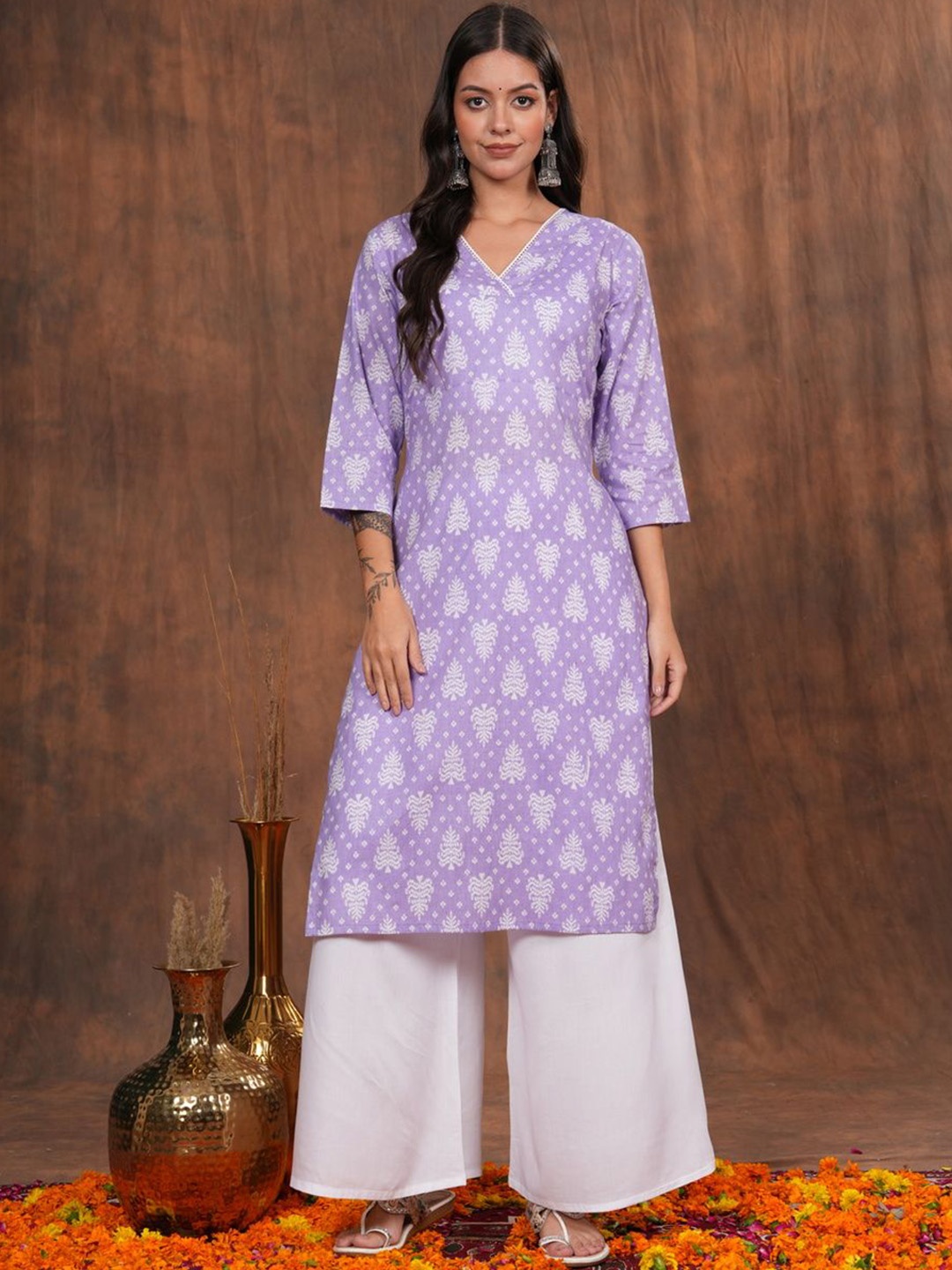 

Vilgi Floral Printed V-Neck Pure Cotton Straight Kurta, Lavender