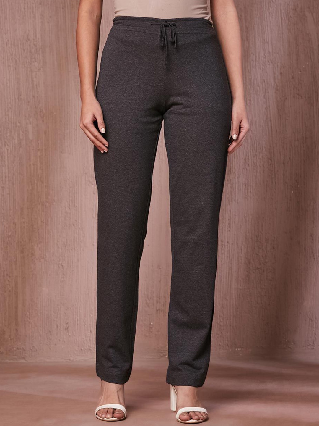 

Fabindia Women Relaxed Fit Mid-Rise Trouser, Brown