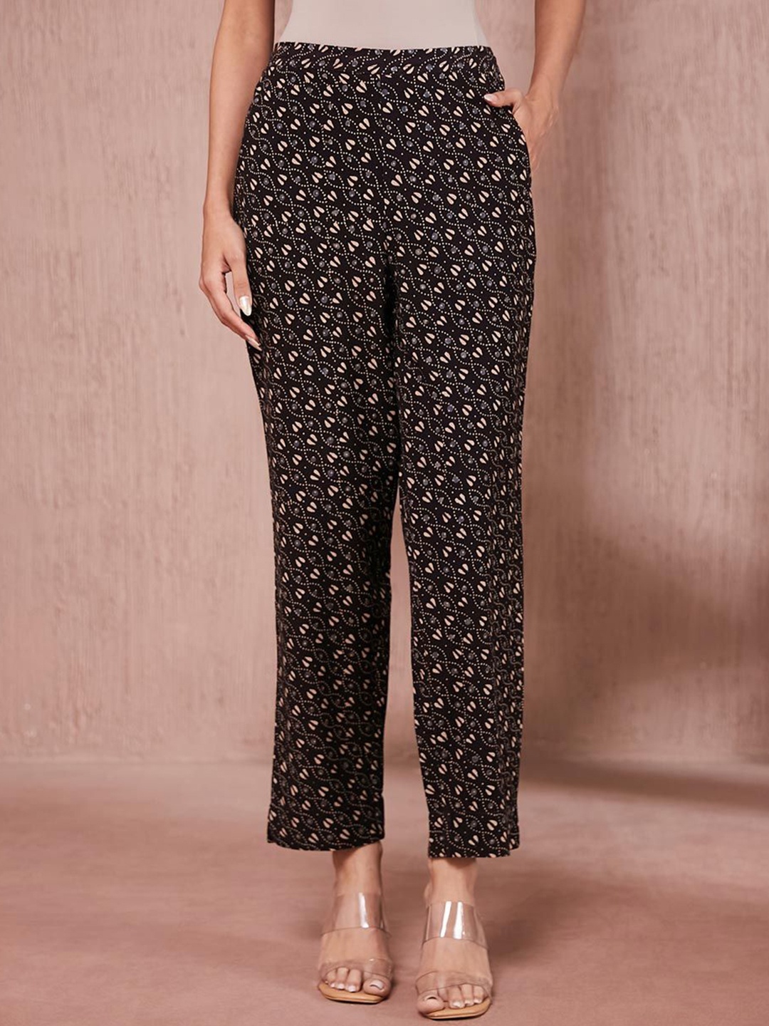 

Fabindia Women Ethnic Motifs Printed Mid-Rise Trousers, Black