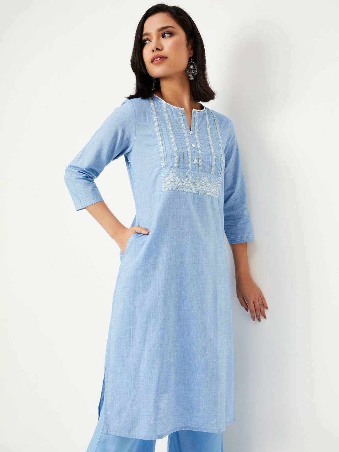 

max Geometric Embroidered Notch Neck Straight Kurta, Blue