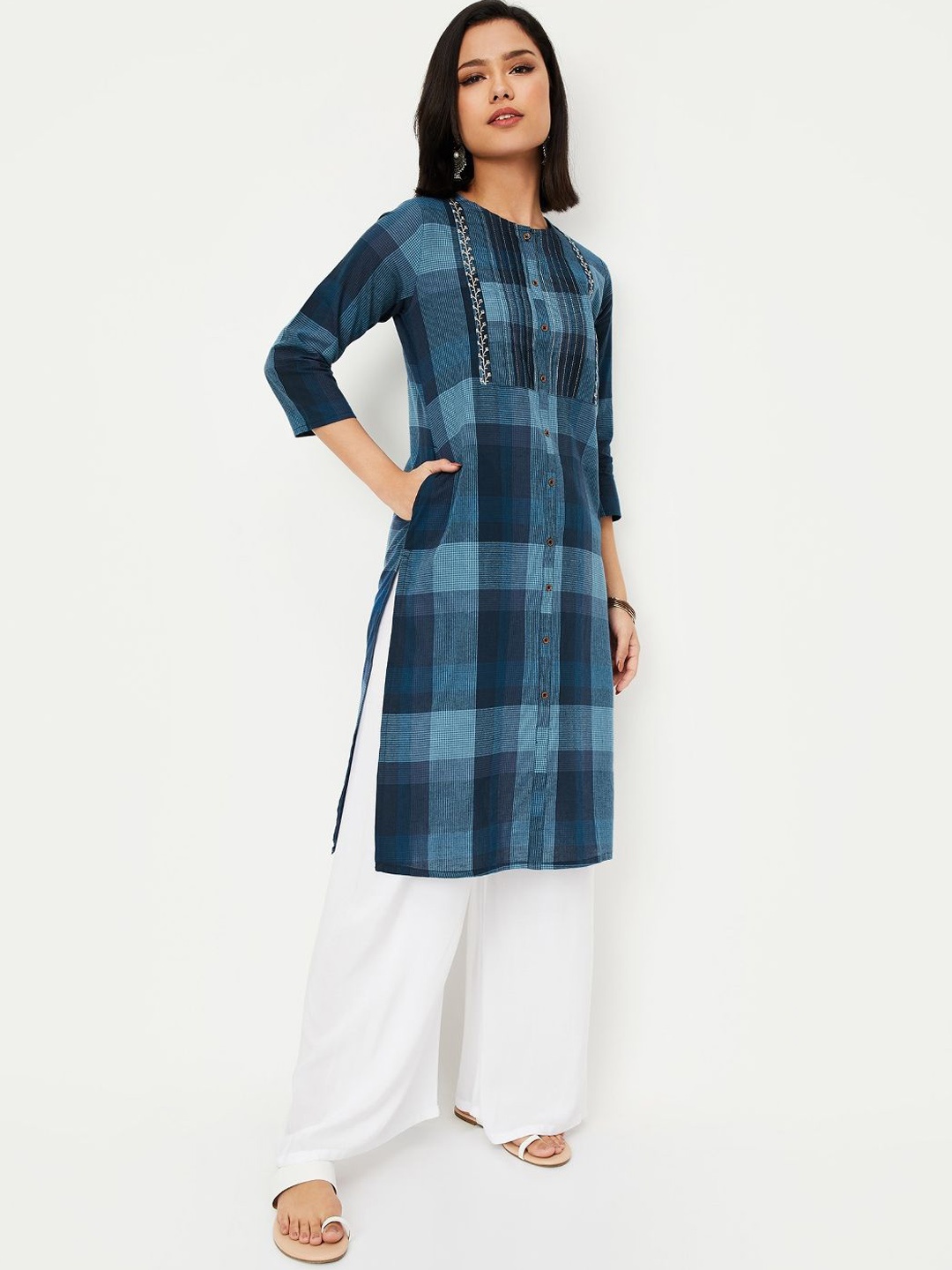 

max Checked High Slit Round Neck Embroidered Straight Kurta, Blue