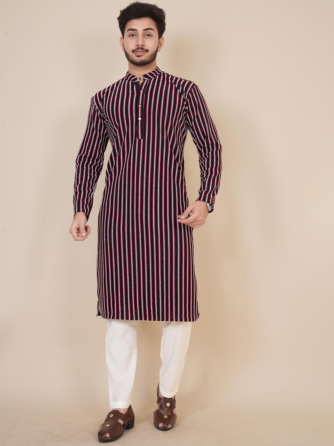 

BLURR Striped Mandarin Collar Long Sleeves Straight Kurta, Maroon