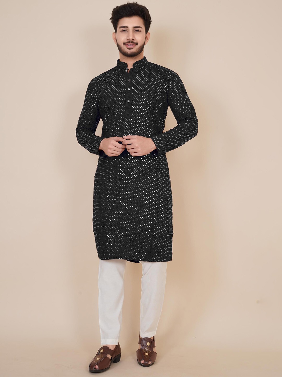 

BLURR Embroidered Mandarin Collar Long Sleeves Sequinned Straight Kurta, Black