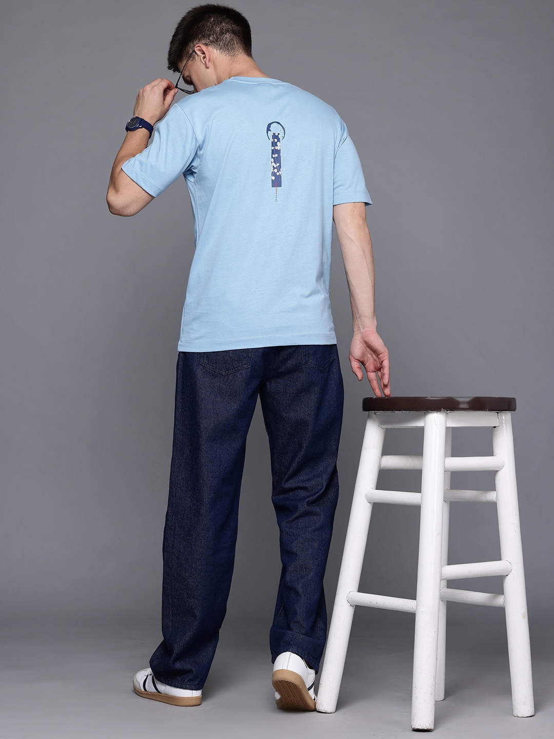

Allen Solly Printed Drop-Shoulder Sleeves Relaxed Fit Cotton T-shirt, Blue