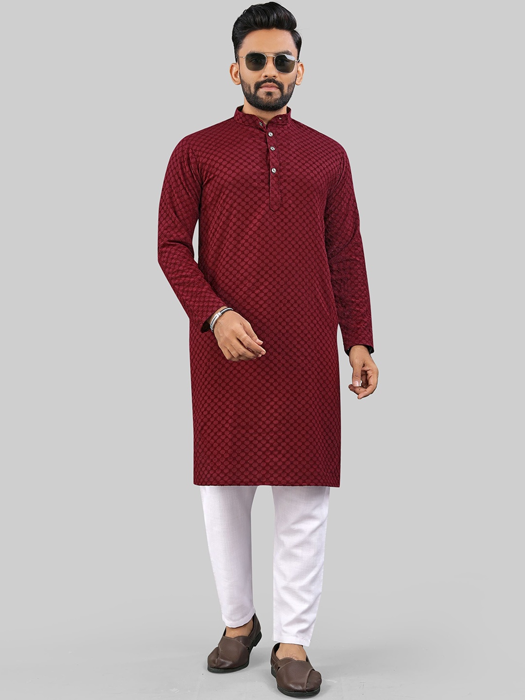 

LADY BERRY Geometric Thread Work Mandarin Collar Straight Kurta, Maroon