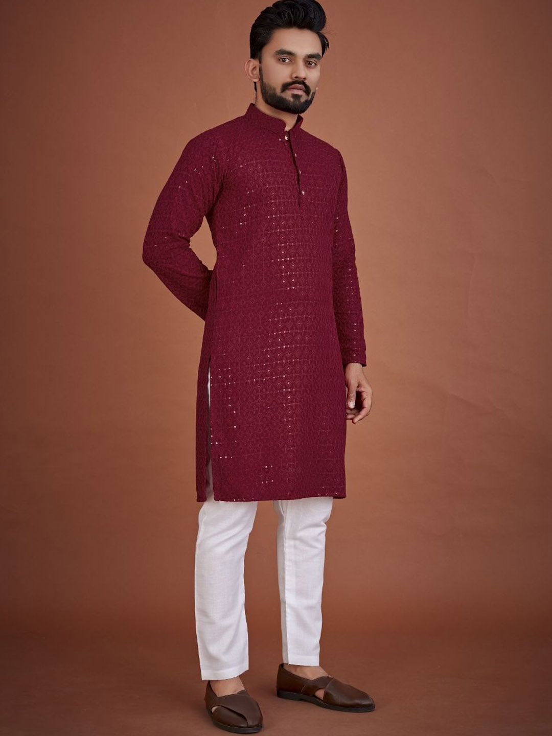 

LADY BERRY Geometric Sequinned Mandarin Collar Straight Kurta, Maroon