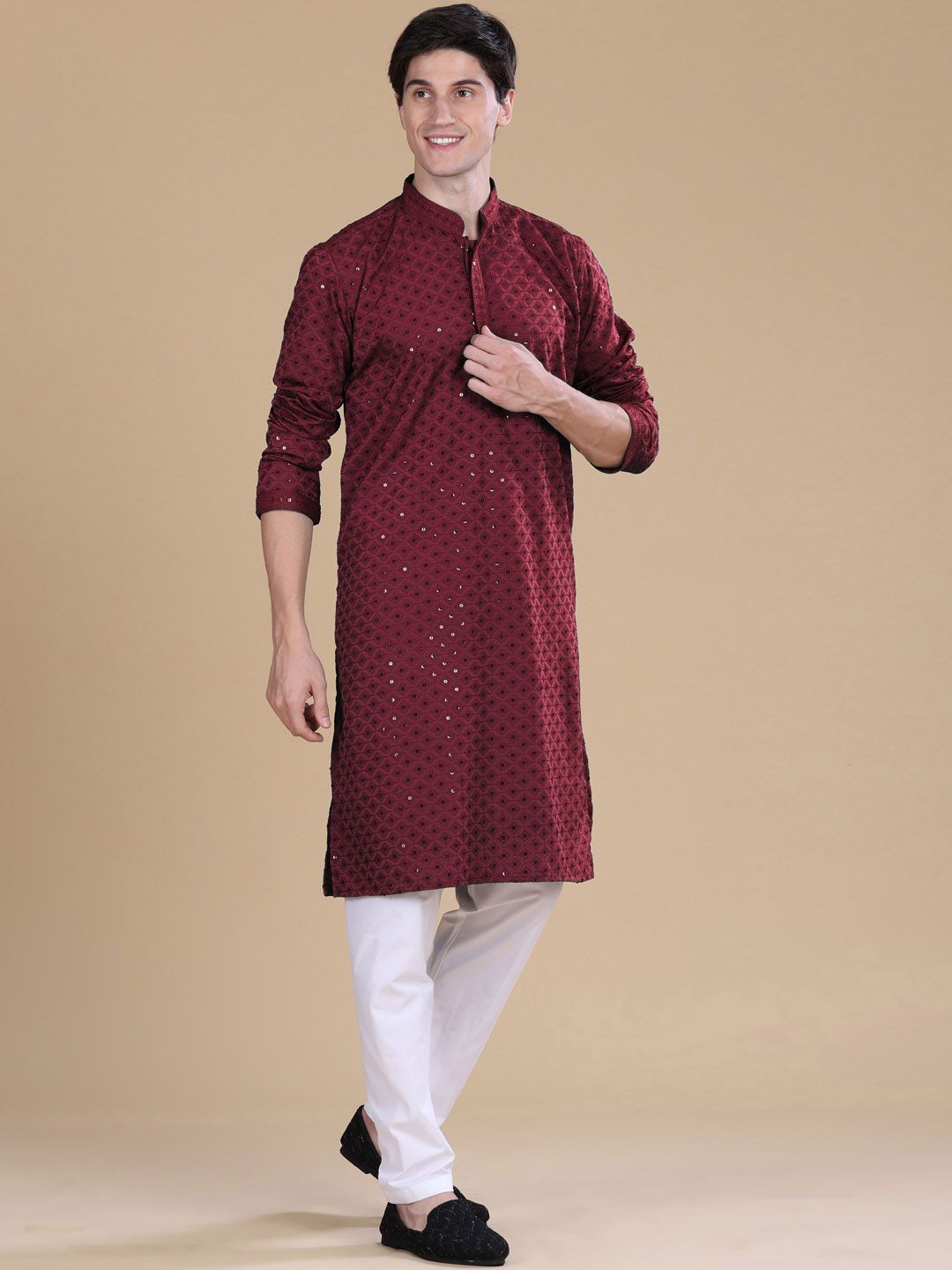 

LADY BERRY Geometric Sequinned Mandarin Collar Straight Kurta, Maroon