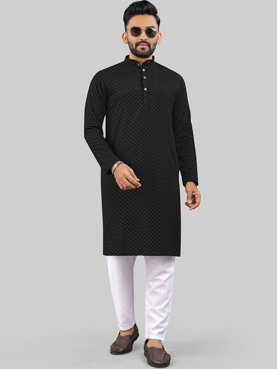 

LADY BERRY Geometric Thread Work Mandarin Collar Straight Kurta, Black