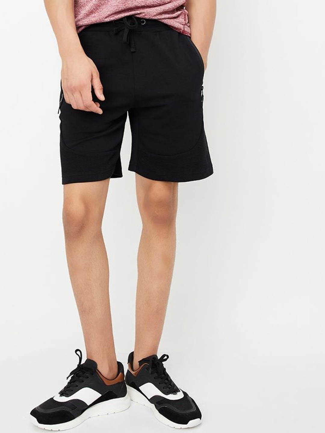 

max Men Regular Fit Mid-Rise Shorts, Black