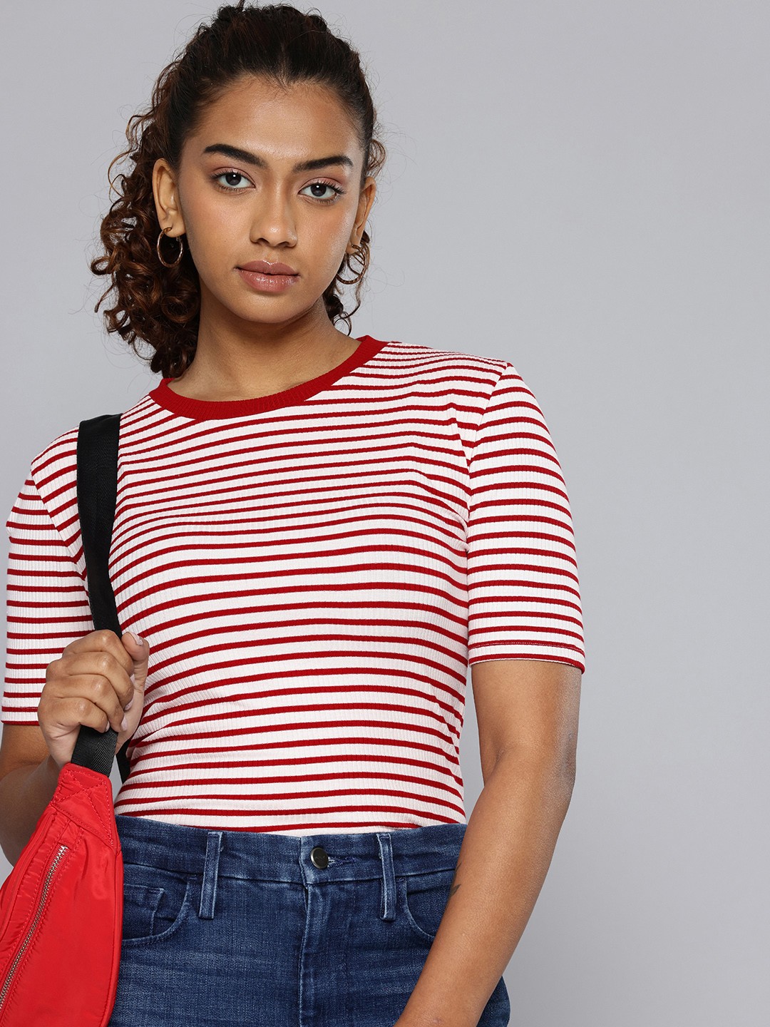 

Levis Ribbed Striped Slim Fit T-shirt, White