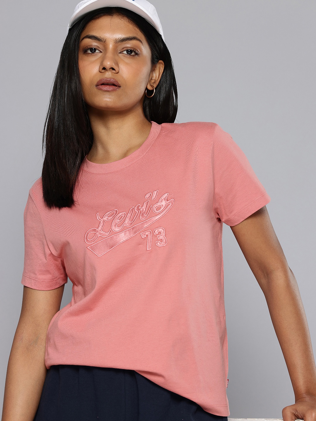 

Levis Pure Cotton Brand Logo Embroidered Casual T-shirt, Rose