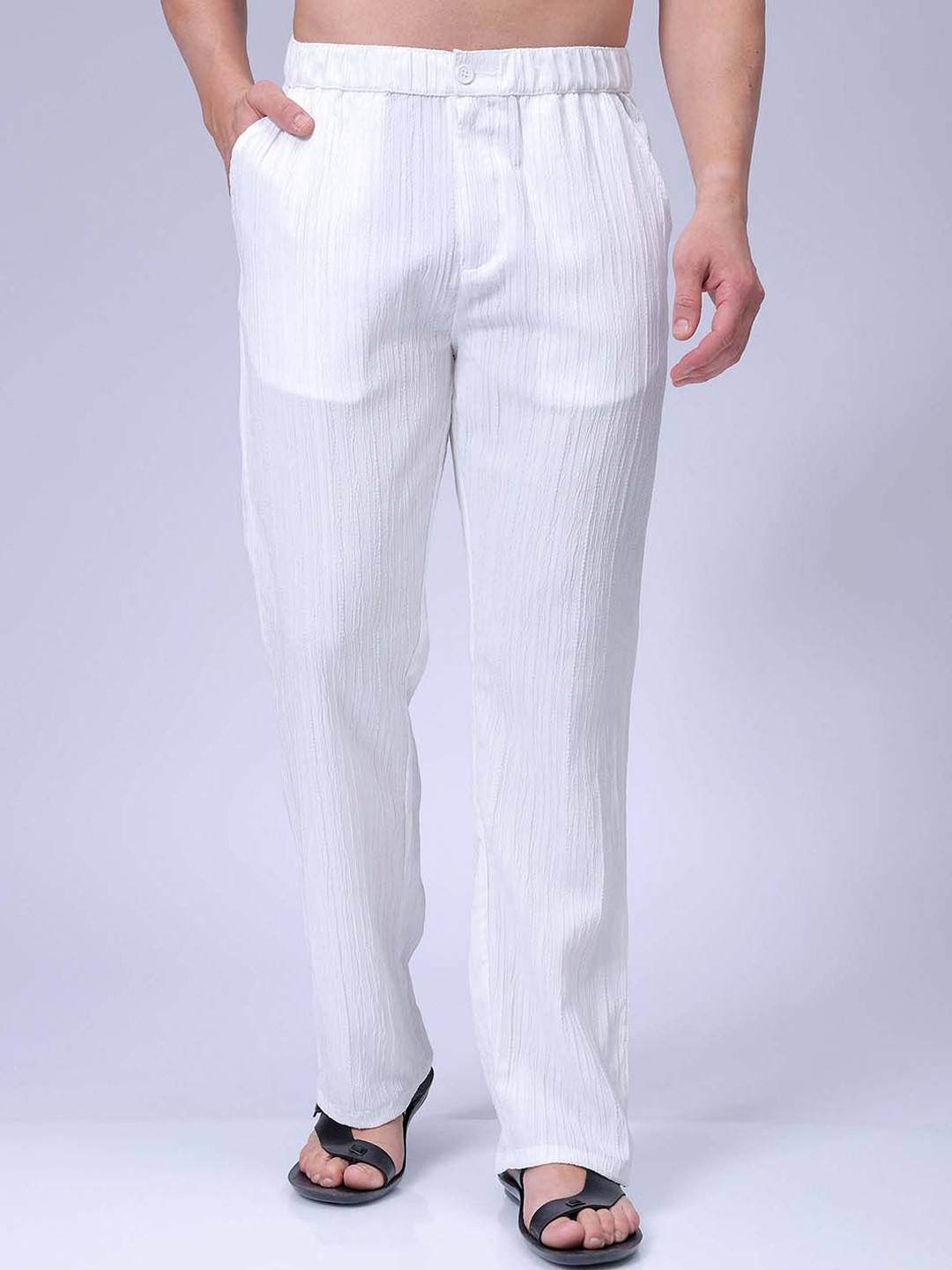 

The Indian Garage Co Men Textured Loose Fit Mid-Rise Regular Trousers, White