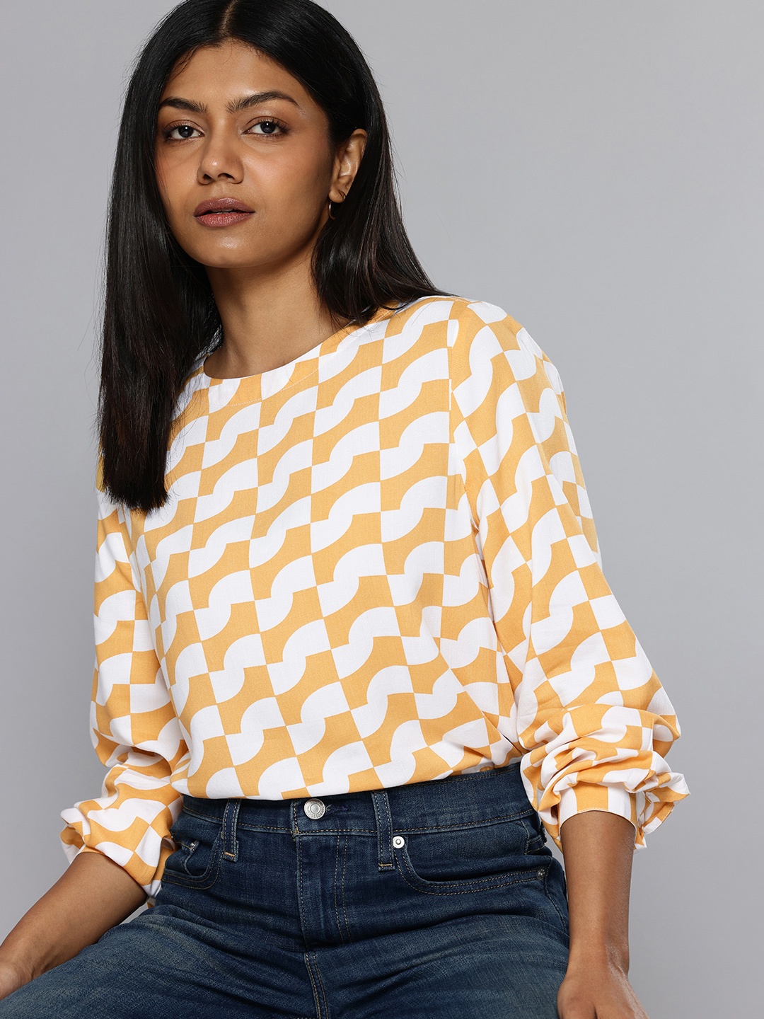 

Levis Geometric Print Top, Yellow