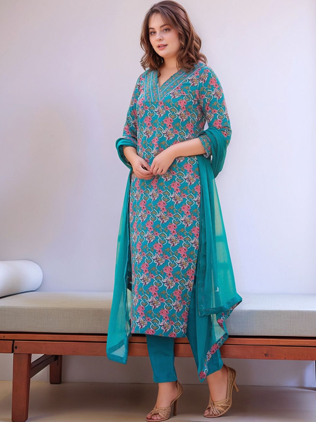 

GoSriKi Floral Printed V-Neck Straight Kurta With Trousers And Dupatta, Turquoise blue