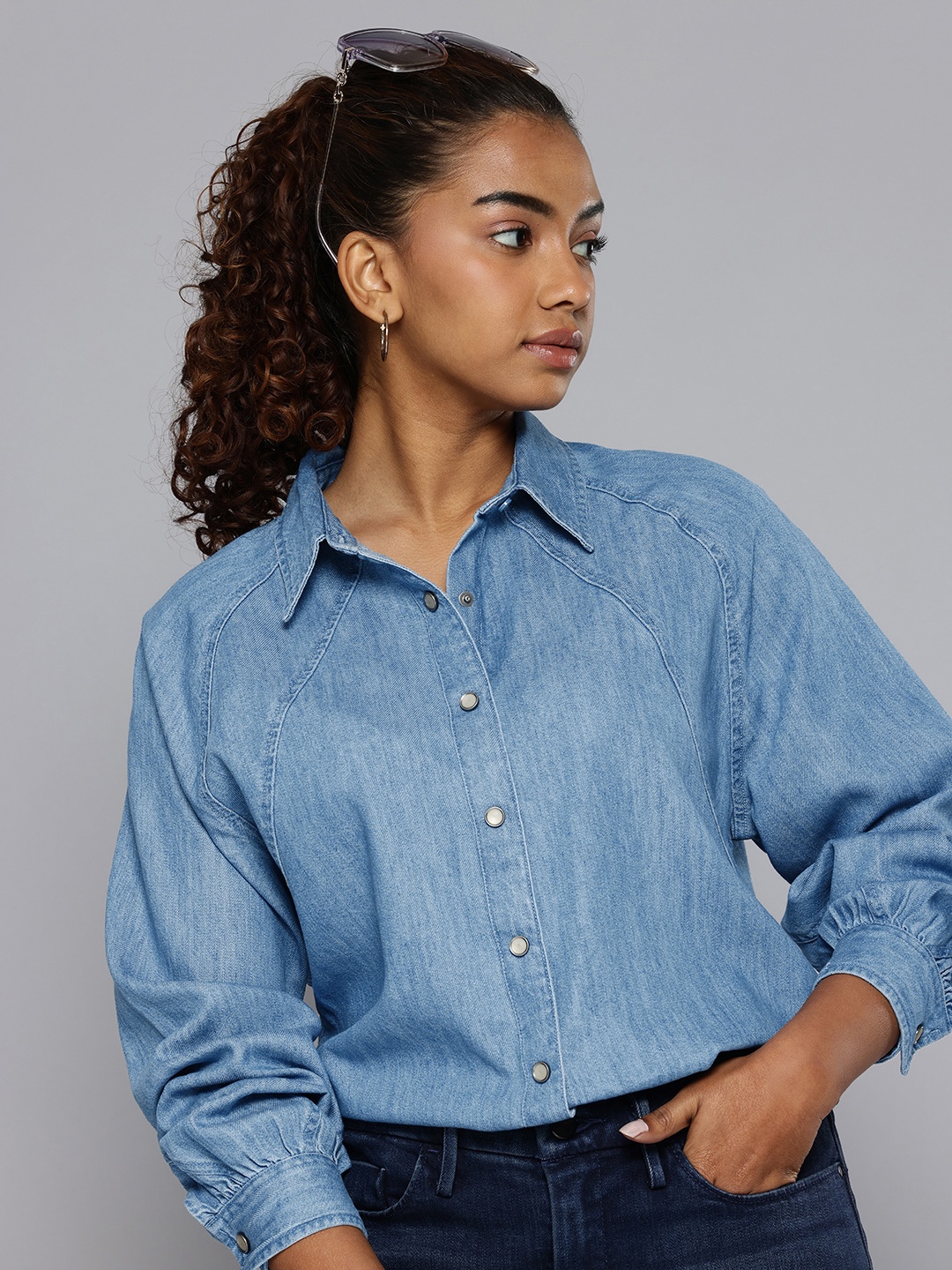 

Levis Raglan Sleeves Casual Shirt, Blue
