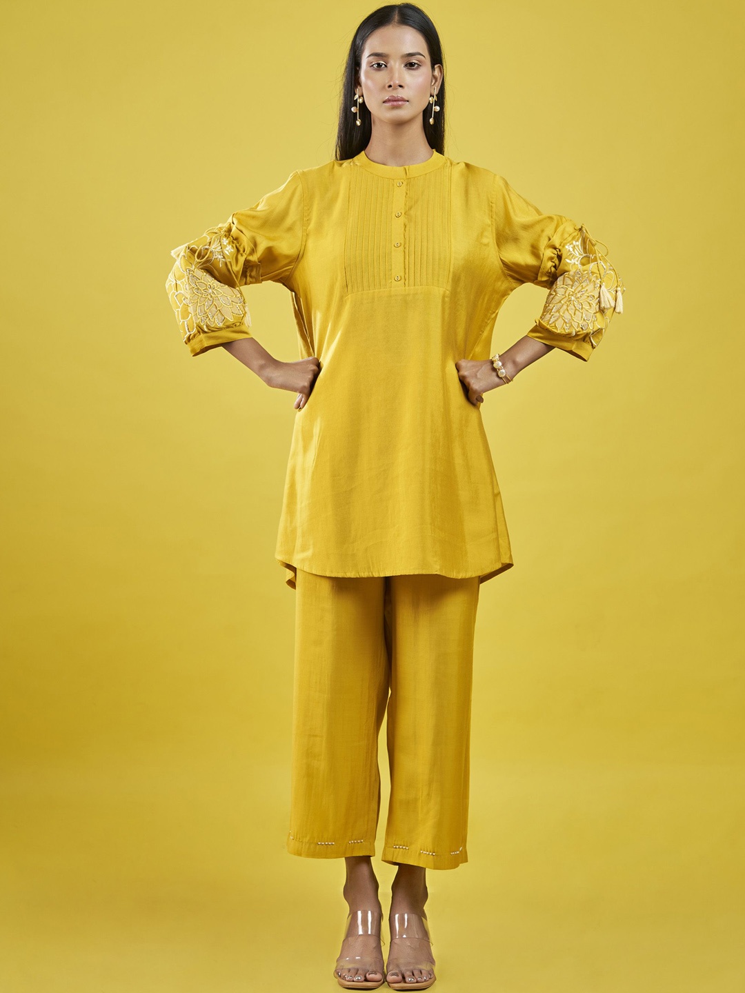 

ISHKIYA Embroidered Mandarin Collar Tunic With Trousers, Yellow