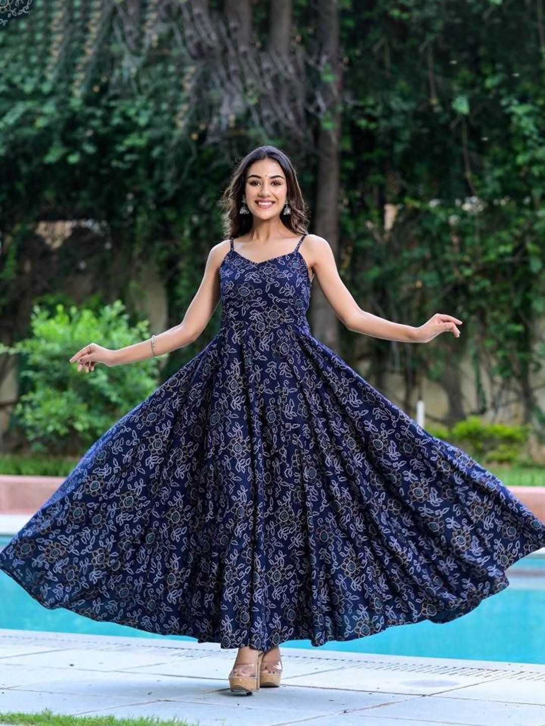 

Ligas Floral Printed Shoulder Straps Anarkali Kurta, Blue