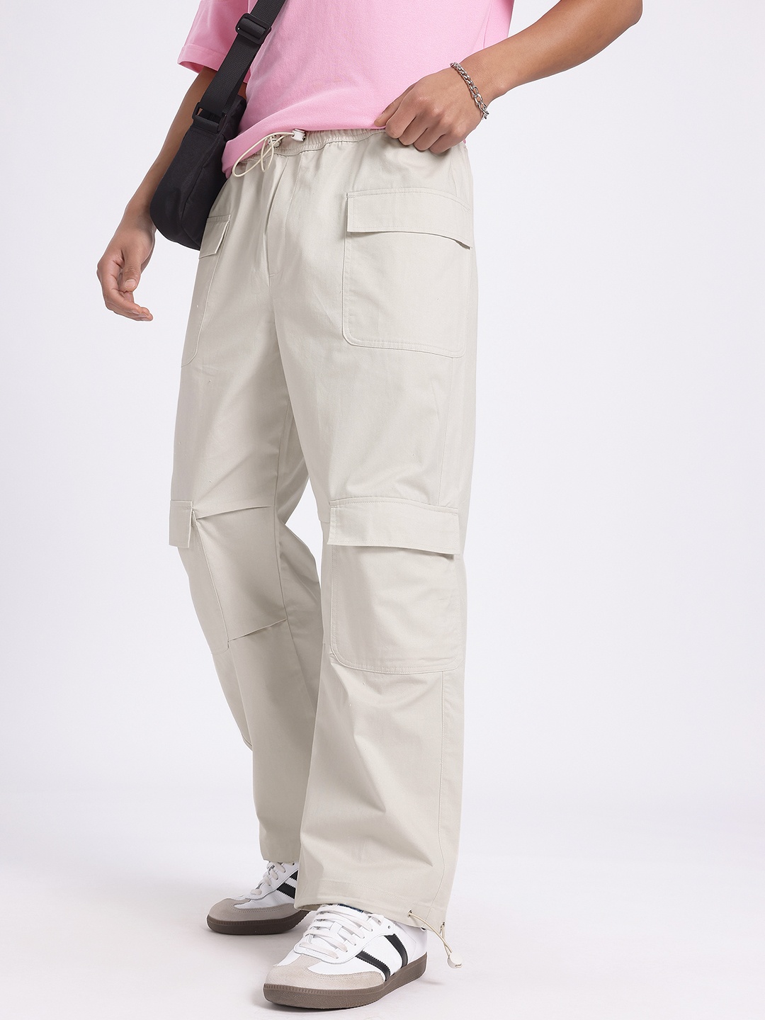 

glitchez Men Pebble Trail Relaxed Fit Pure Cotton Trousers, Off white