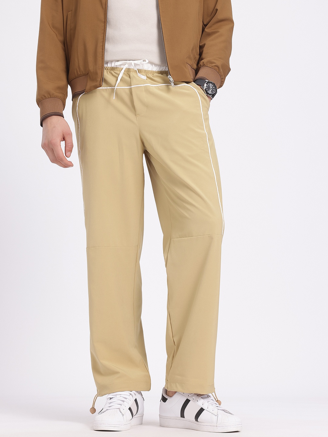 

glitchez Men Baggy Perfection Trousers with Toggle Hem, Beige