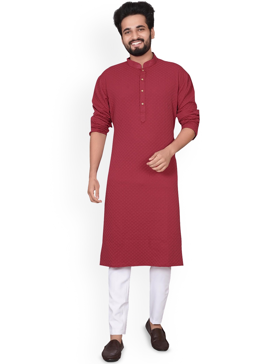 

BLURR Embroidered Mandarin Collar Long Sleeves Straight Kurta, Maroon