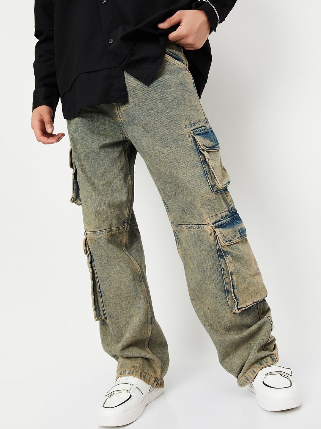 

max Men Cotton Mid-Rise Cargo Styles Jeans, Brown