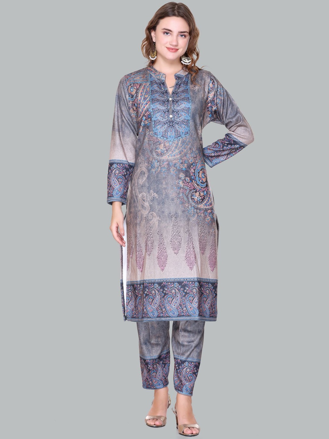 

Pink Berry Floral Printed Mandarin Collar Straight Kurta With Trousers And Dupatta, Grey