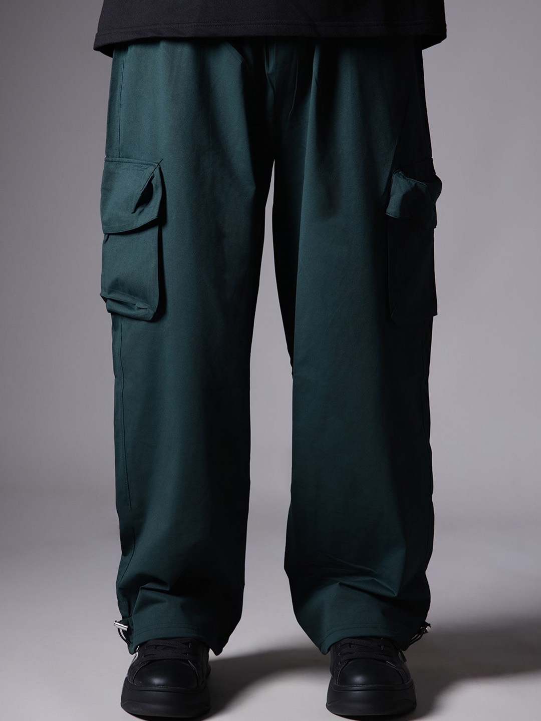 

HOP HEAD Men Regular Fit Cotton Cargos Trousers, Green