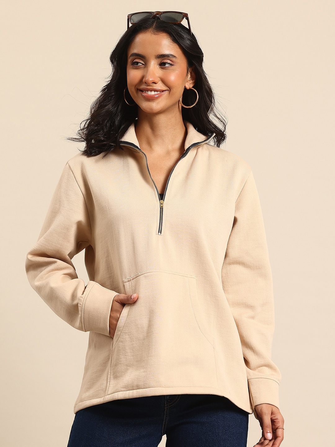 

Qurvii Mock Collar Sweatshirt, Beige