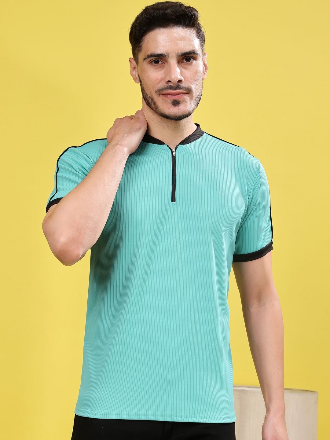 

madfrog Men Solid Mandarin Collar T-shirt, Sea green