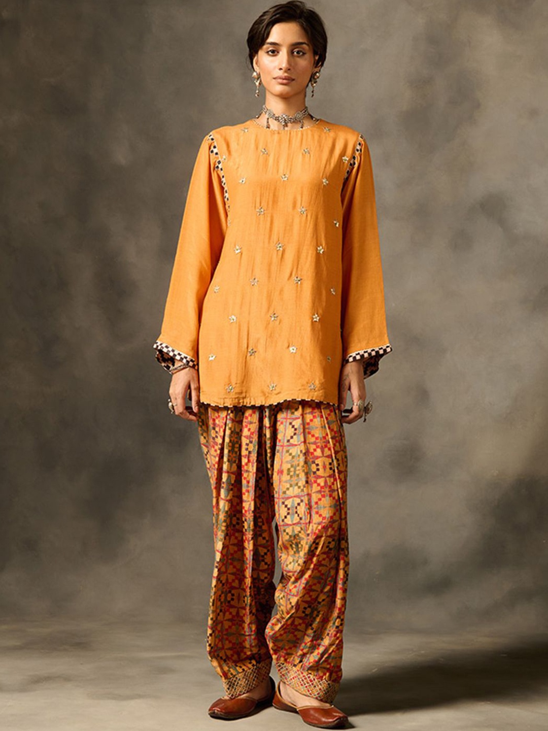 

SAUNDH Embroidered Round Neck Tunic With Trouser, Orange