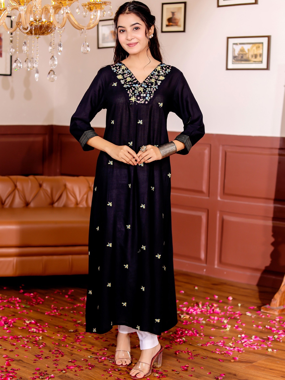 

Chandbaali V Neck Floral Embroidered A Line Kurta, Black