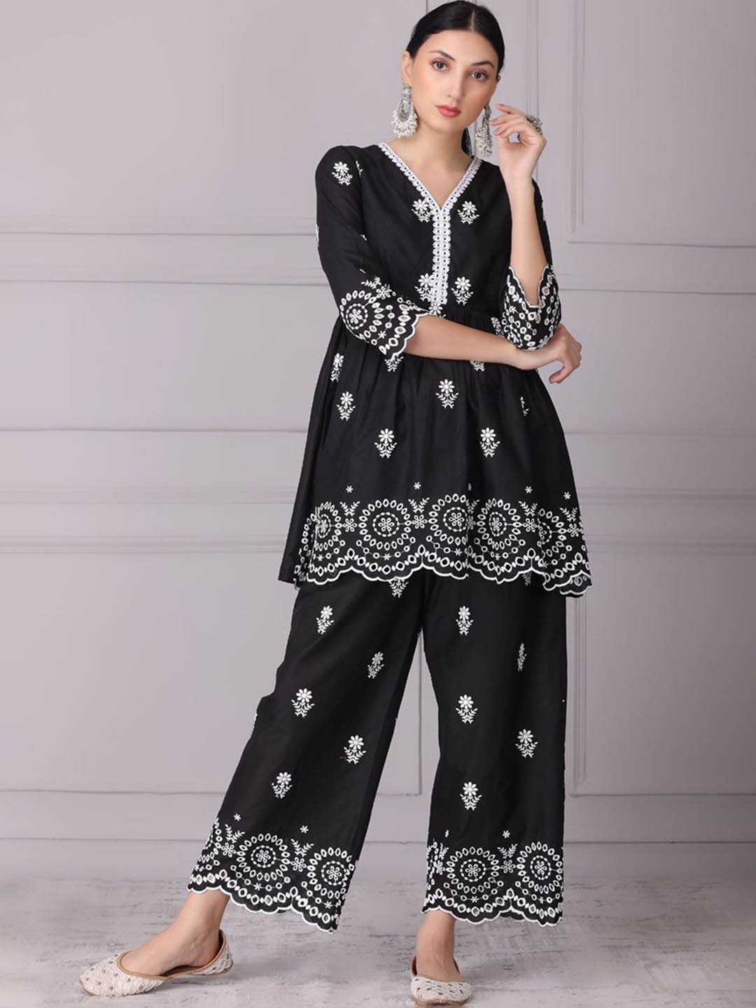 

SEW Women Floral Embroidered Straight Pure Cotton Kurta With Palazzo, Black