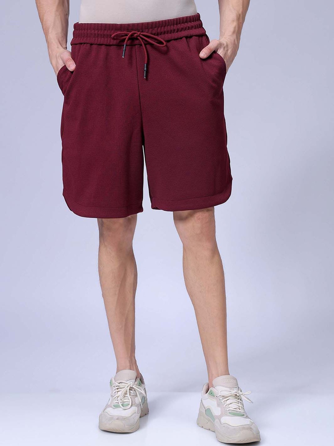 

The Indian Garage Co Men Relaxed Fit Mid-Rise Shorts, Burgundy