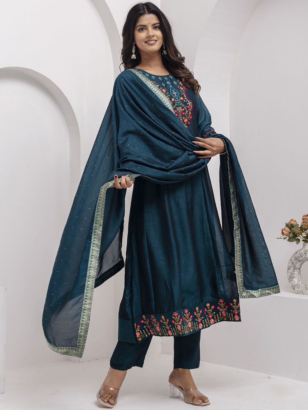 

VredeVogel Floral Embroidered Round Neck Anarkali Kurta With Trousers And Dupatta, Teal