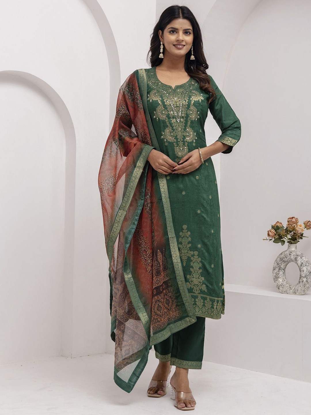 

VredeVogel Floral Self Design Notch Neck Straight Kurta With Trousers And Dupatta, Green