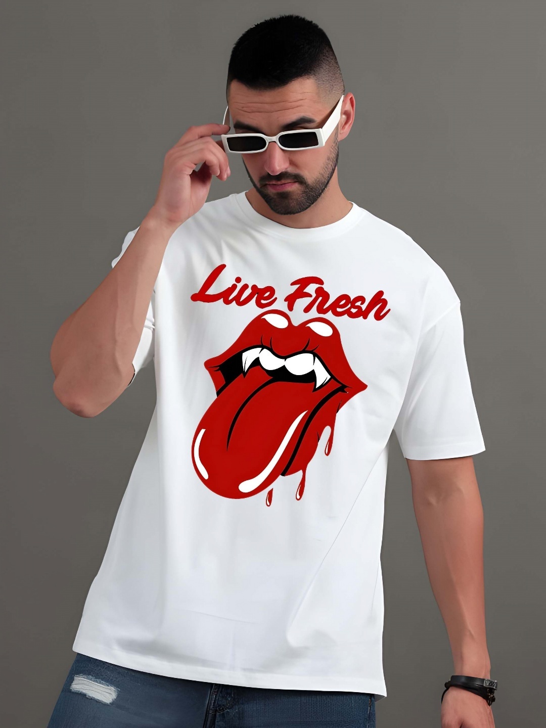 

KAIDO Men Graphic Printed Round Neck Pure Cotton Relaxed Fit T-shirt, White