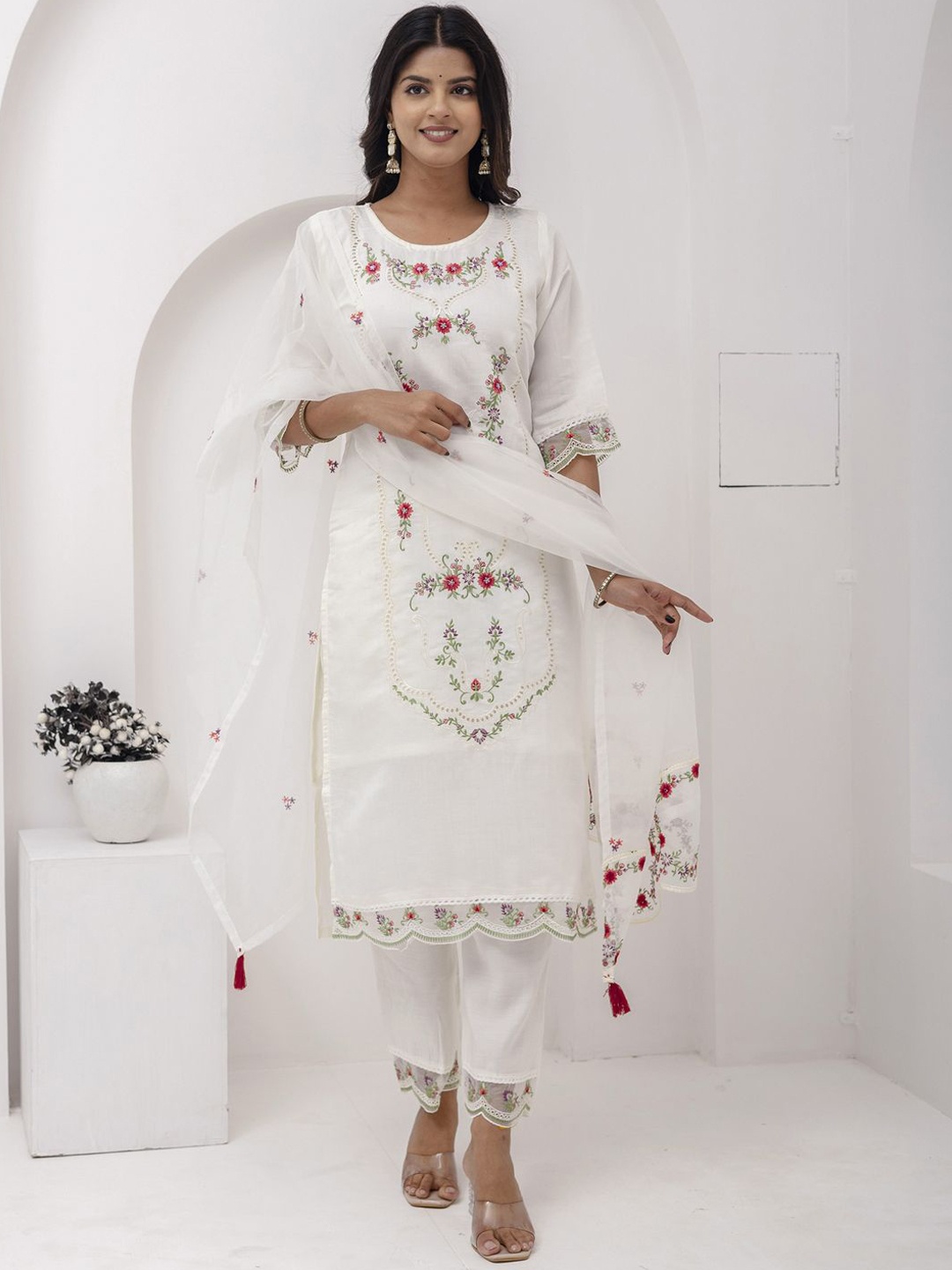 

VredeVogel Floral Embroidered Round Neck Straight Kurta With Trouser And Dupatta, White