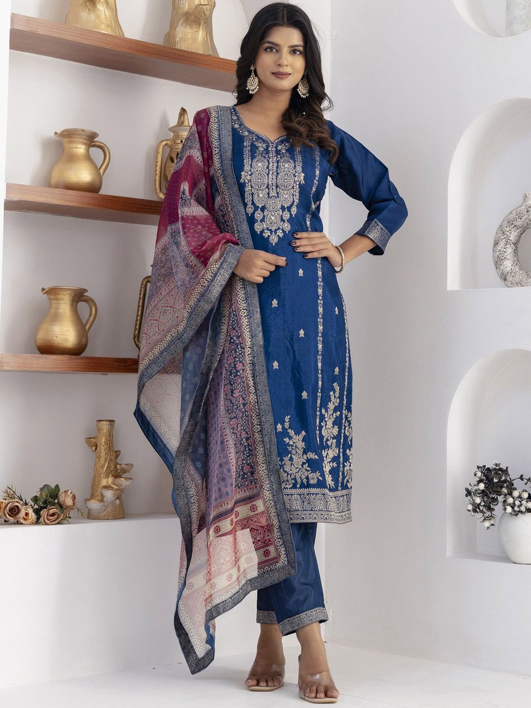 

VredeVogel Floral Self Design Sweetheart Neck Straight Kurta With Trousers And Dupatta, Teal