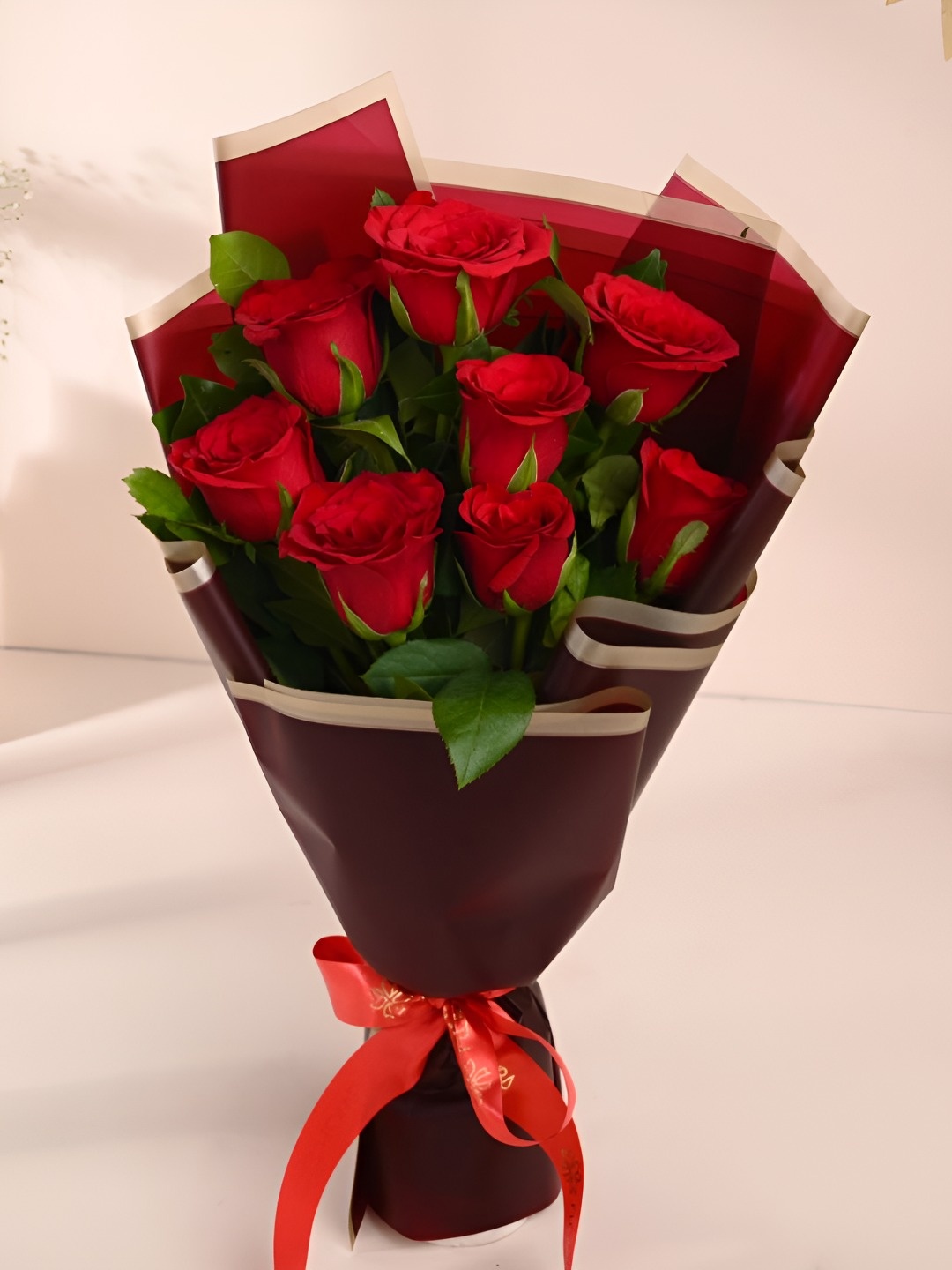 

Floweraura Red & Green 8 Pieces Roses Fresh Flowers Bouquet