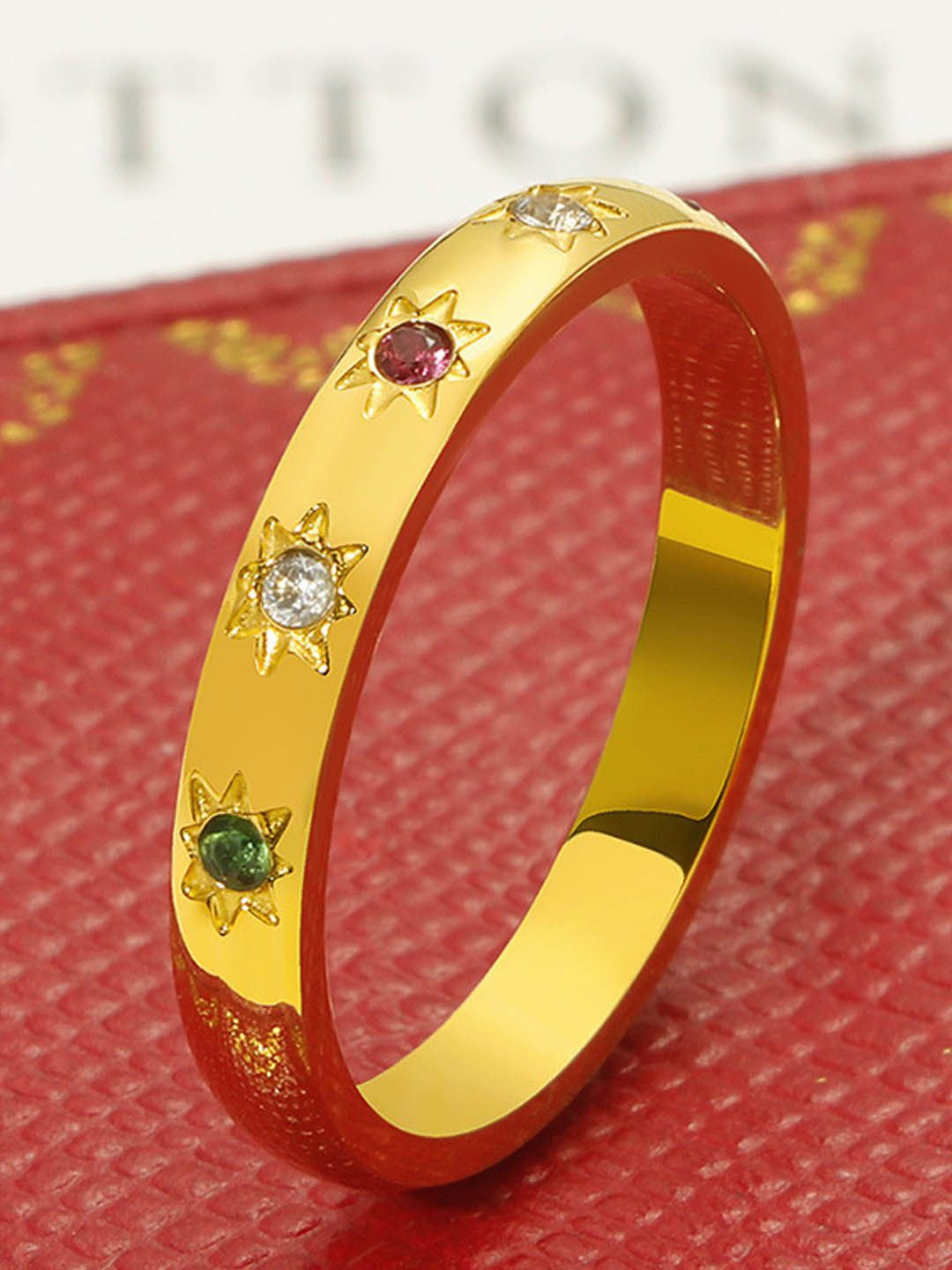

StyleCast Elegant Gold-Toned Stone-Studded Adjustable Finger Ring