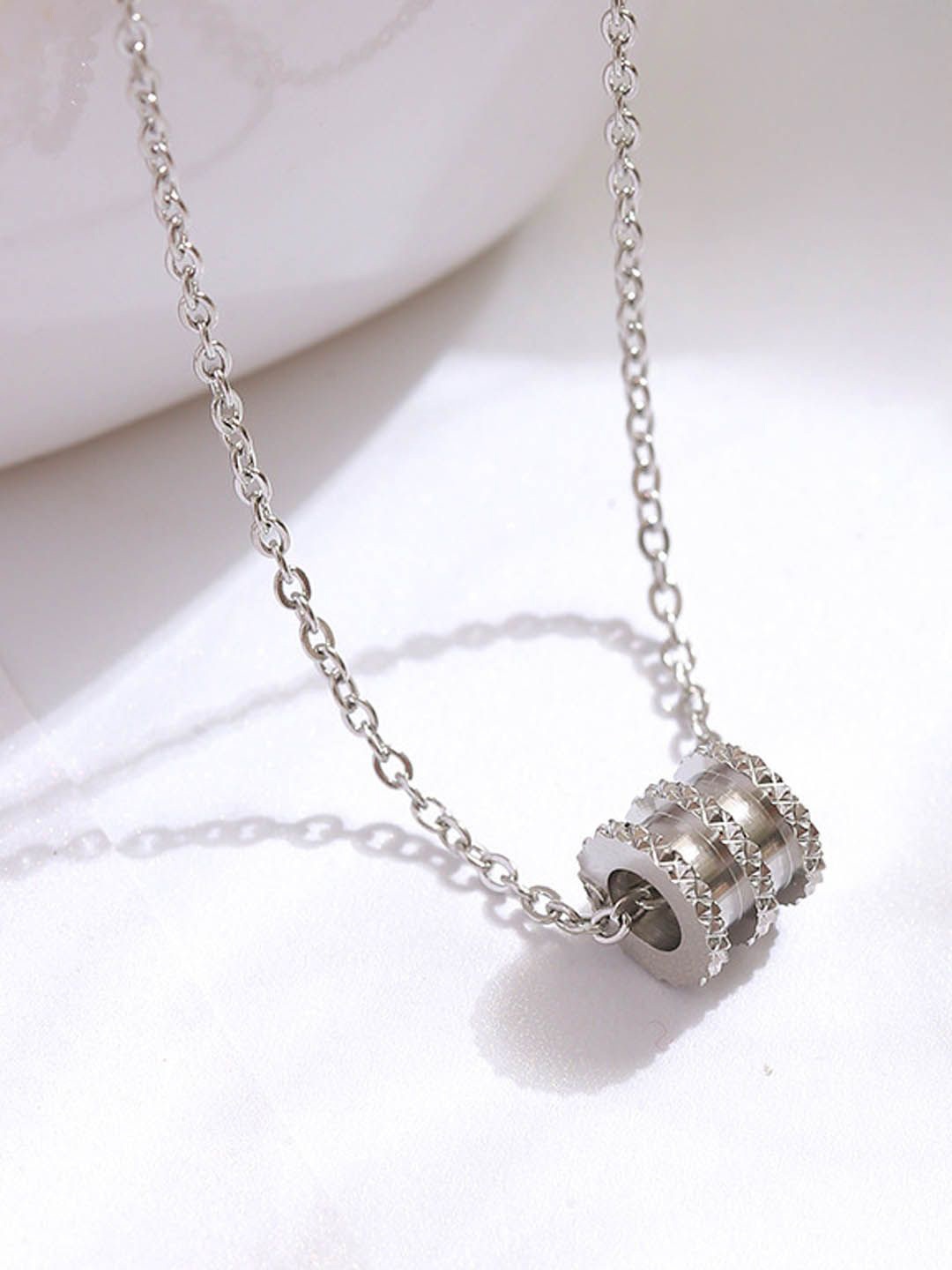 

StyleCast Silver-Toned Cylindrical Shaped Pendant With Chain