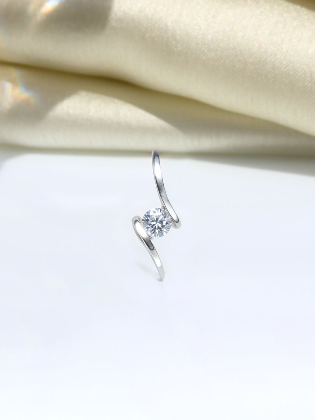 

HighSpark 92.5 Sterling Silver Cubic Zirconia Studded Luminous Solitaire Pendant