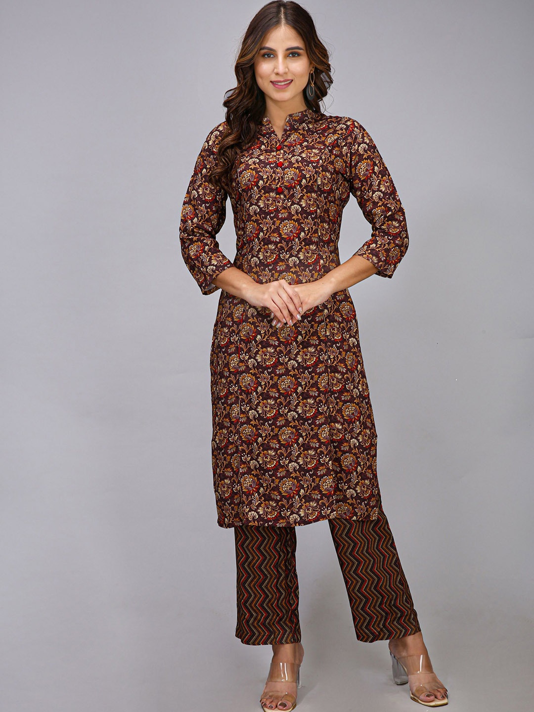 

Krimmple Floral Printed Mandarin Collar Straight Kurta With Trousers, Brown